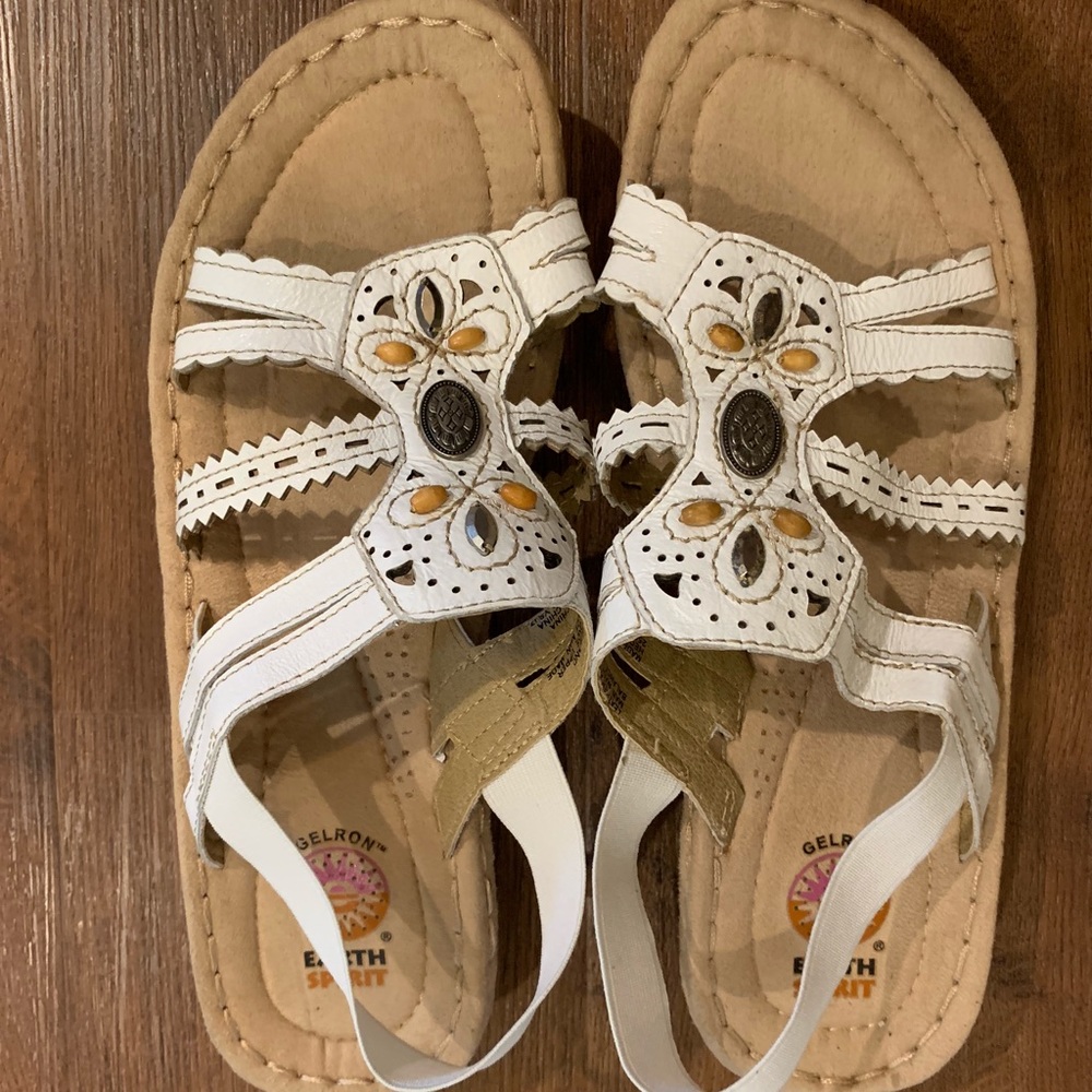 Earth Spirit Sandals White Size 9